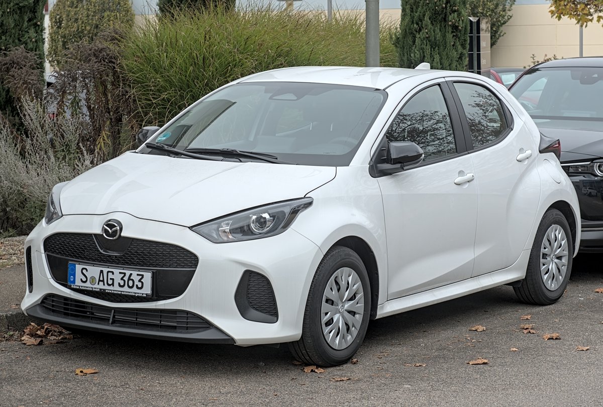 マツダ MAZDA2